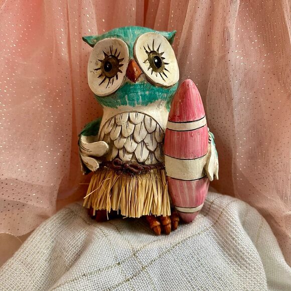 Beachy Owl Figurine - Picture 1 of 8